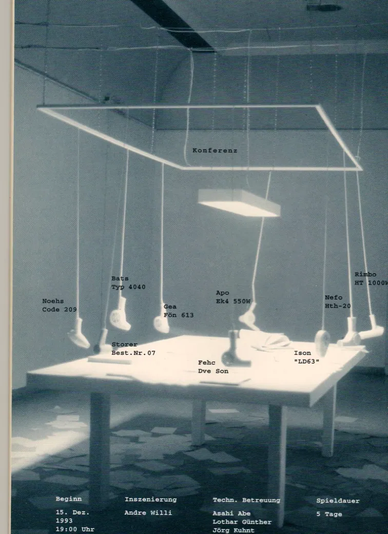 Arbeit aus der Installation „Die Konferenz“ von Andre Willi, Bild 1 von 1