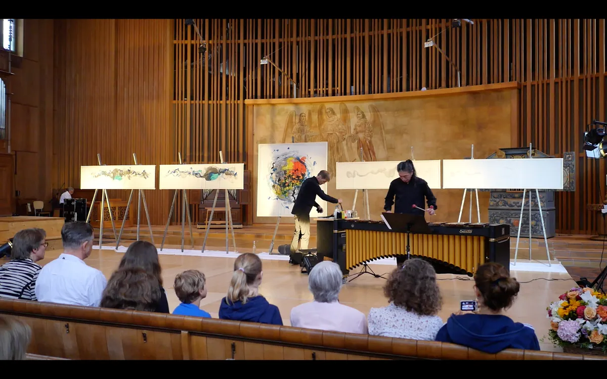 Aufführung, aus der Performance „Aufgehende Sonne“ von Andre Willi